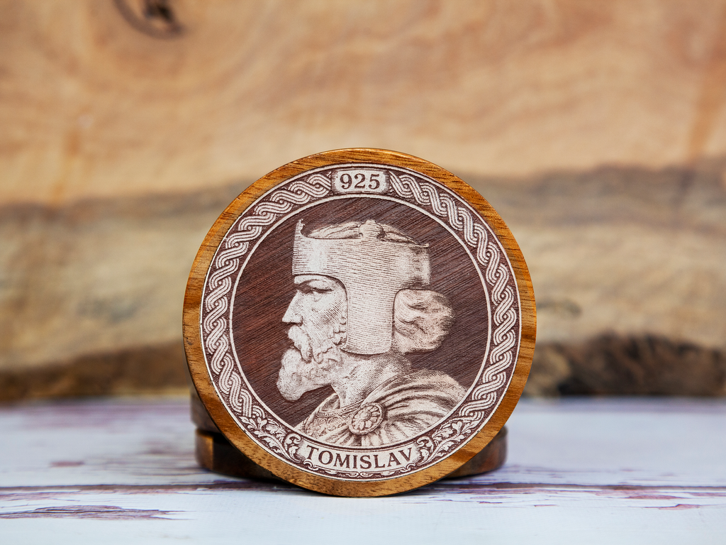 King Tomislav – White Painted Coaster Set